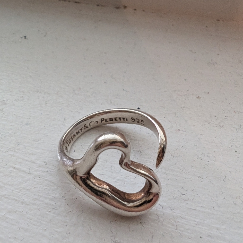 Tiffany & Co. Sculpted Silver Heart Ring Peretti Ring